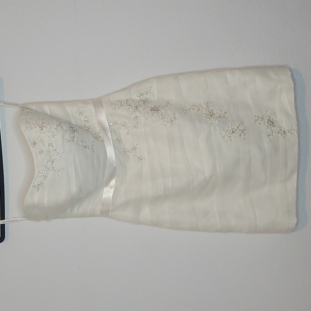 Size 8 David's Bridal Shor Strapless Wedding Dress